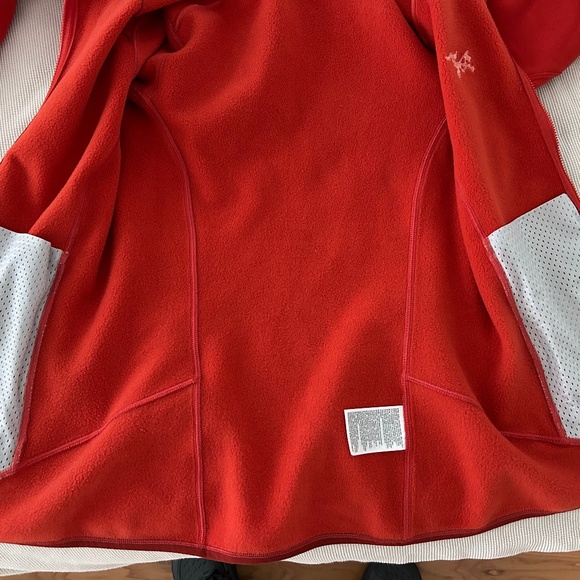 Arc'Teryx Women's Zippered Hooded Fleece Jacket in XS. - Picture 5 of 13